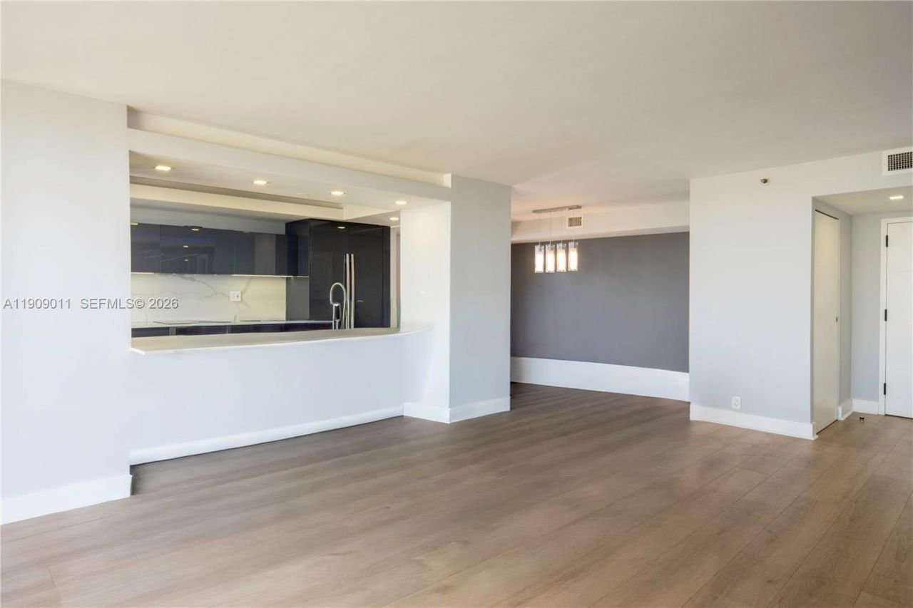 4000 Towerside Ter, Unit 1901, Miami, FL 33138 Photo