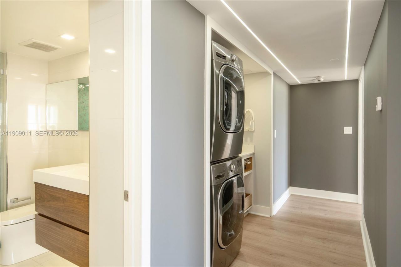 4000 Towerside Ter, Unit 1901, Miami, FL 33138 Photo