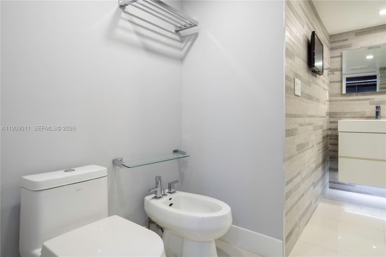 4000 Towerside Ter, Unit 1901, Miami, FL 33138 Photo