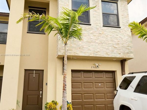 25255 SW 107th Ct, Homestead, FL 33032