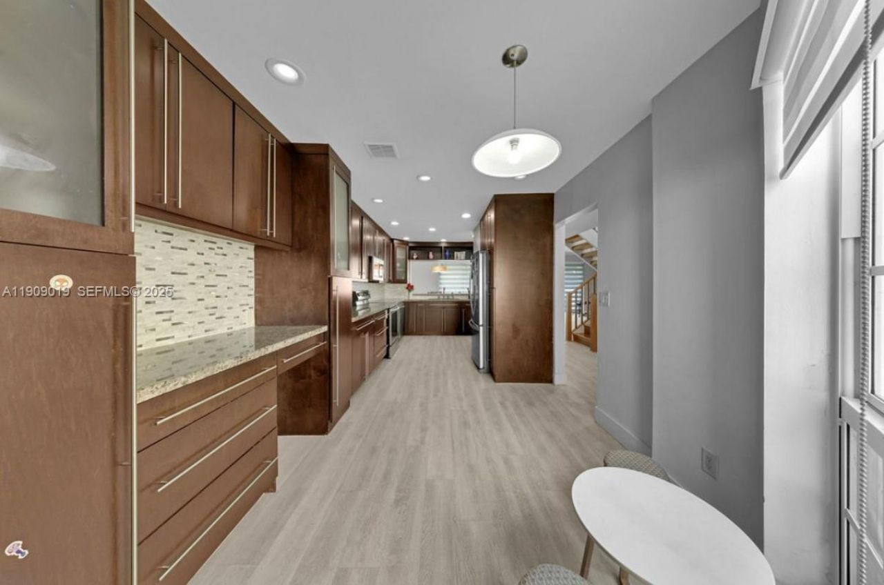 9933 NW 49th Ter, Doral, FL 33178 Photo