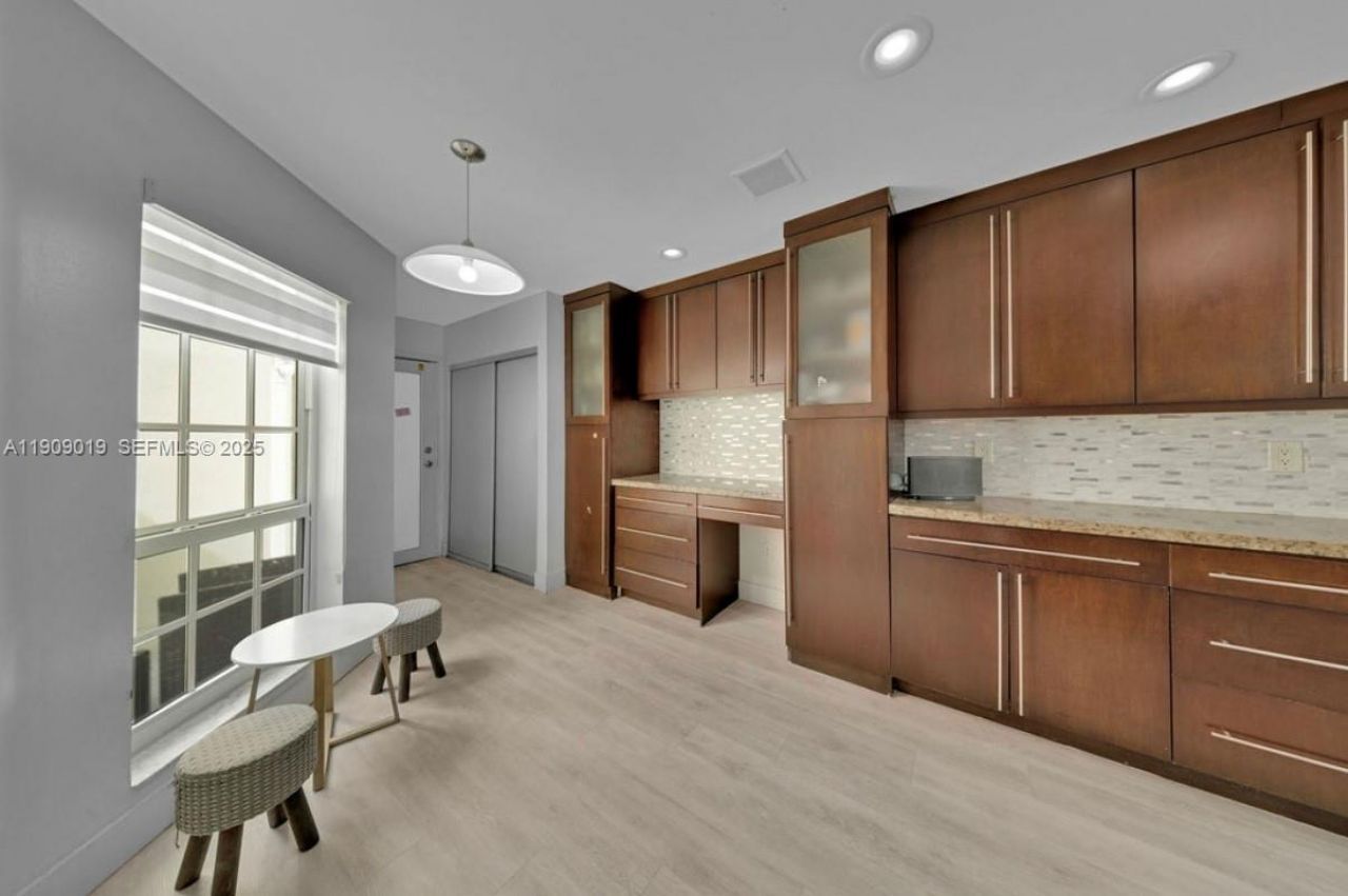 9933 NW 49th Ter, Doral, FL 33178 Photo