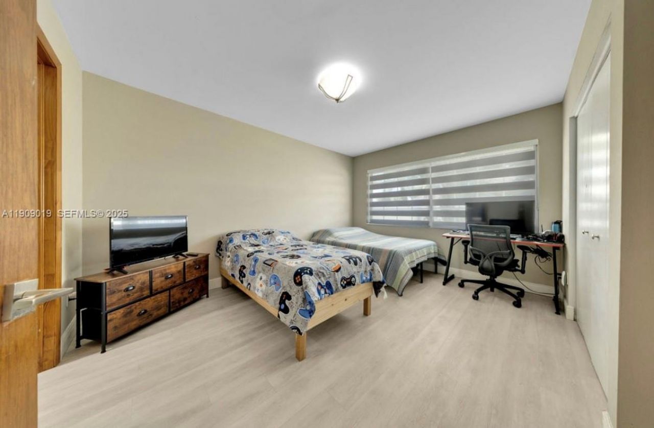 9933 NW 49th Ter, Doral, FL 33178 Photo