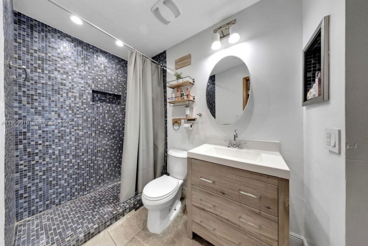 9933 NW 49th Ter, Doral, FL 33178 Photo