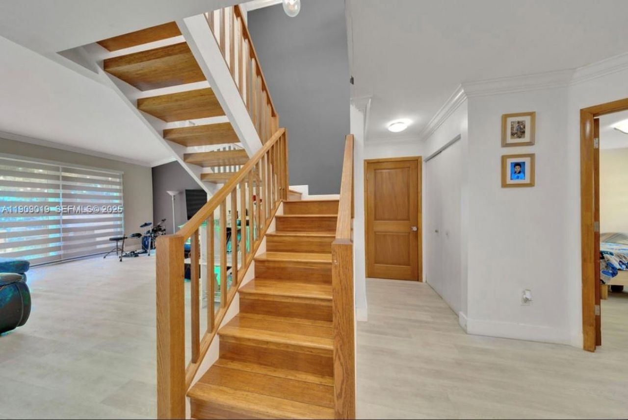 9933 NW 49th Ter, Doral, FL 33178 Photo