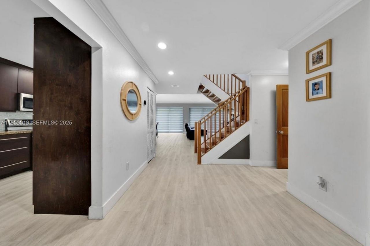 9933 NW 49th Ter, Doral, FL 33178 Photo