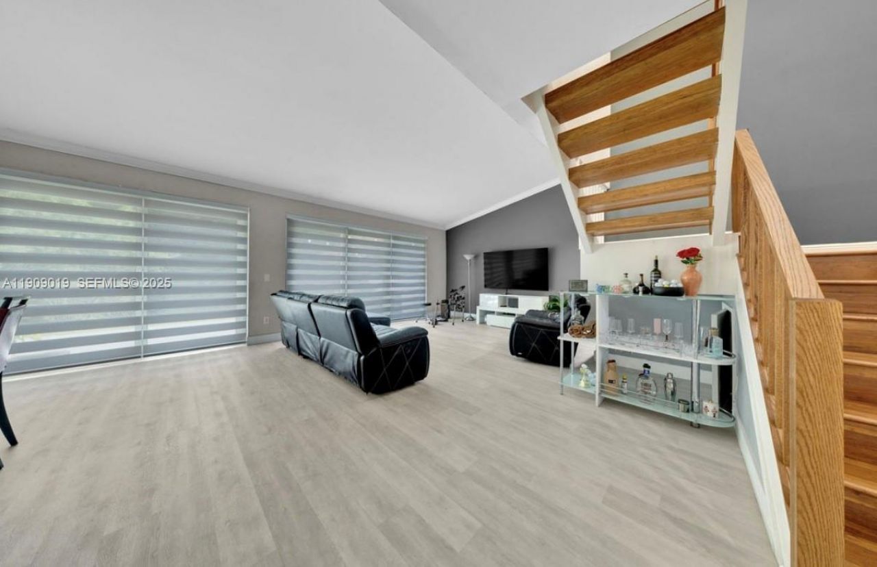 9933 NW 49th Ter, Doral, FL 33178 Photo