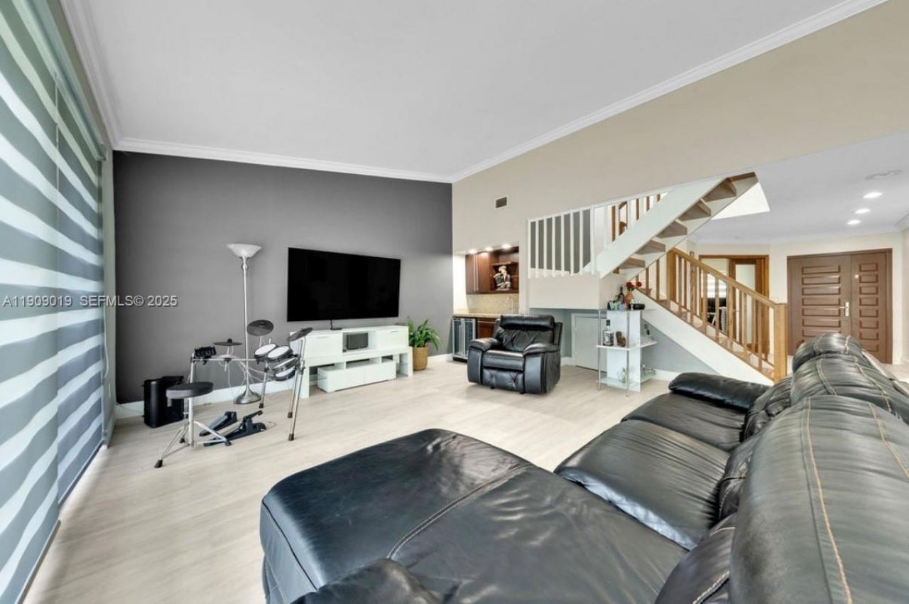 9933 NW 49th Ter, Doral, FL 33178 Photo