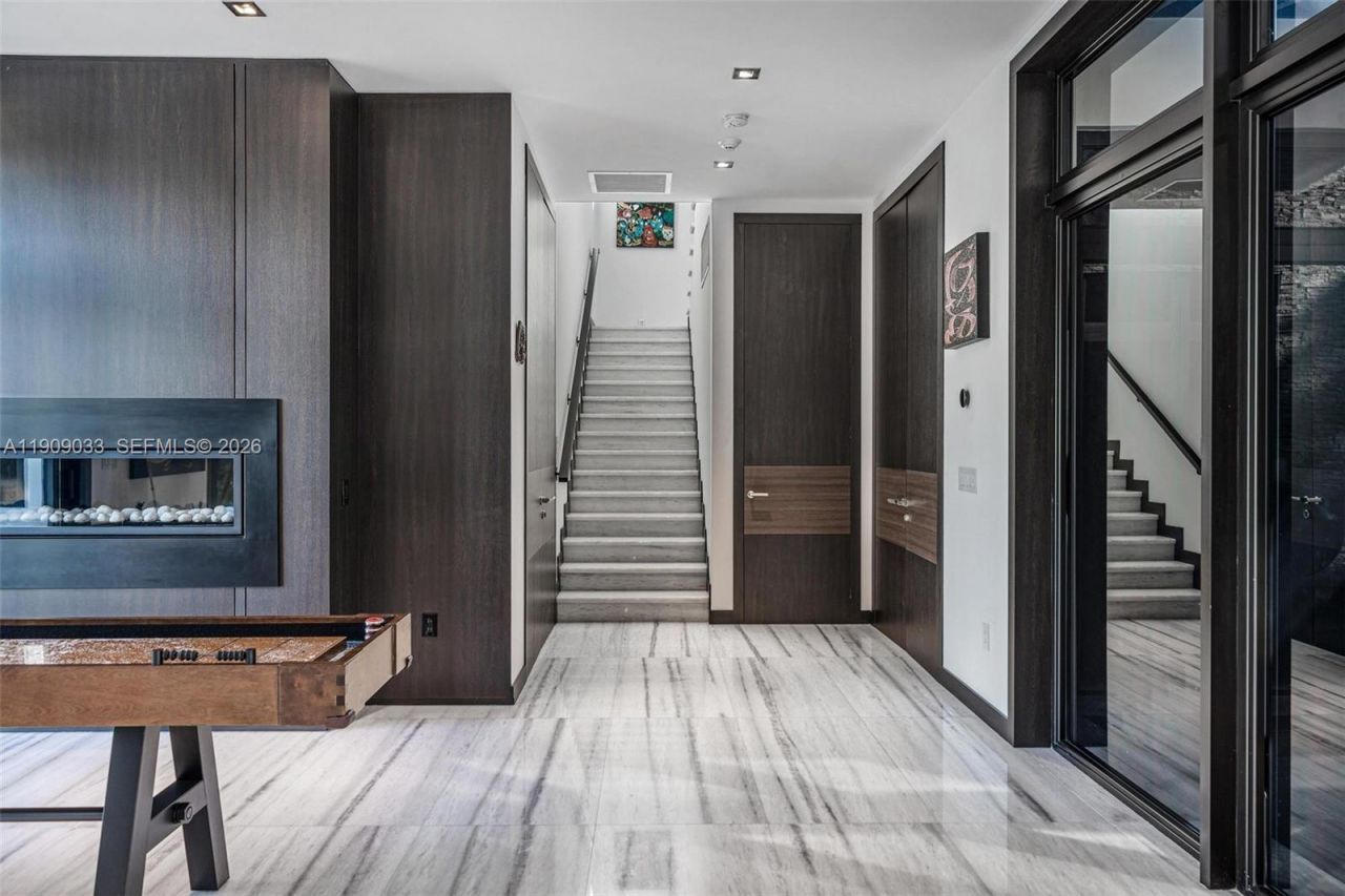 8961 SW 62nd Ct, Pinecrest, FL 33156 Photo