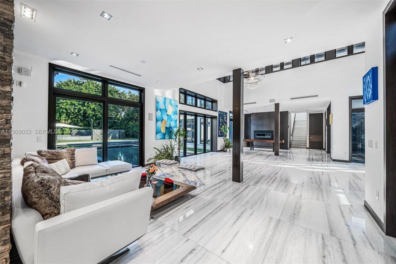 8961 SW 62nd Ct, Pinecrest, FL 33156 Photo