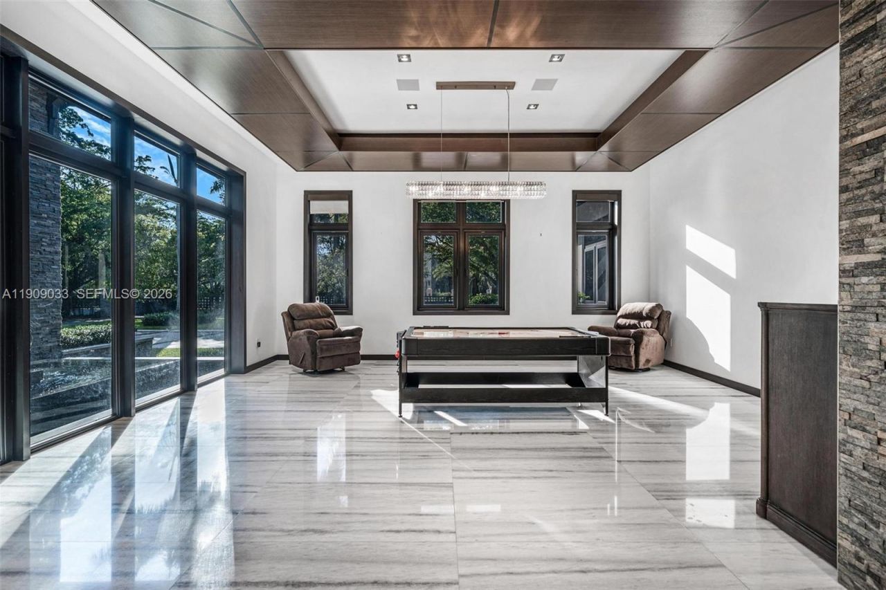 8961 SW 62nd Ct, Pinecrest, FL 33156 Photo