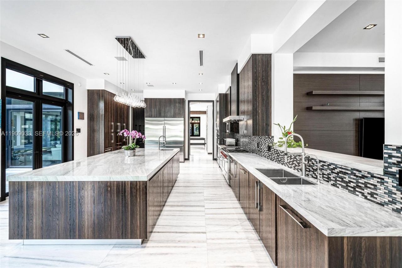 8961 SW 62nd Ct, Pinecrest, FL 33156 Photo