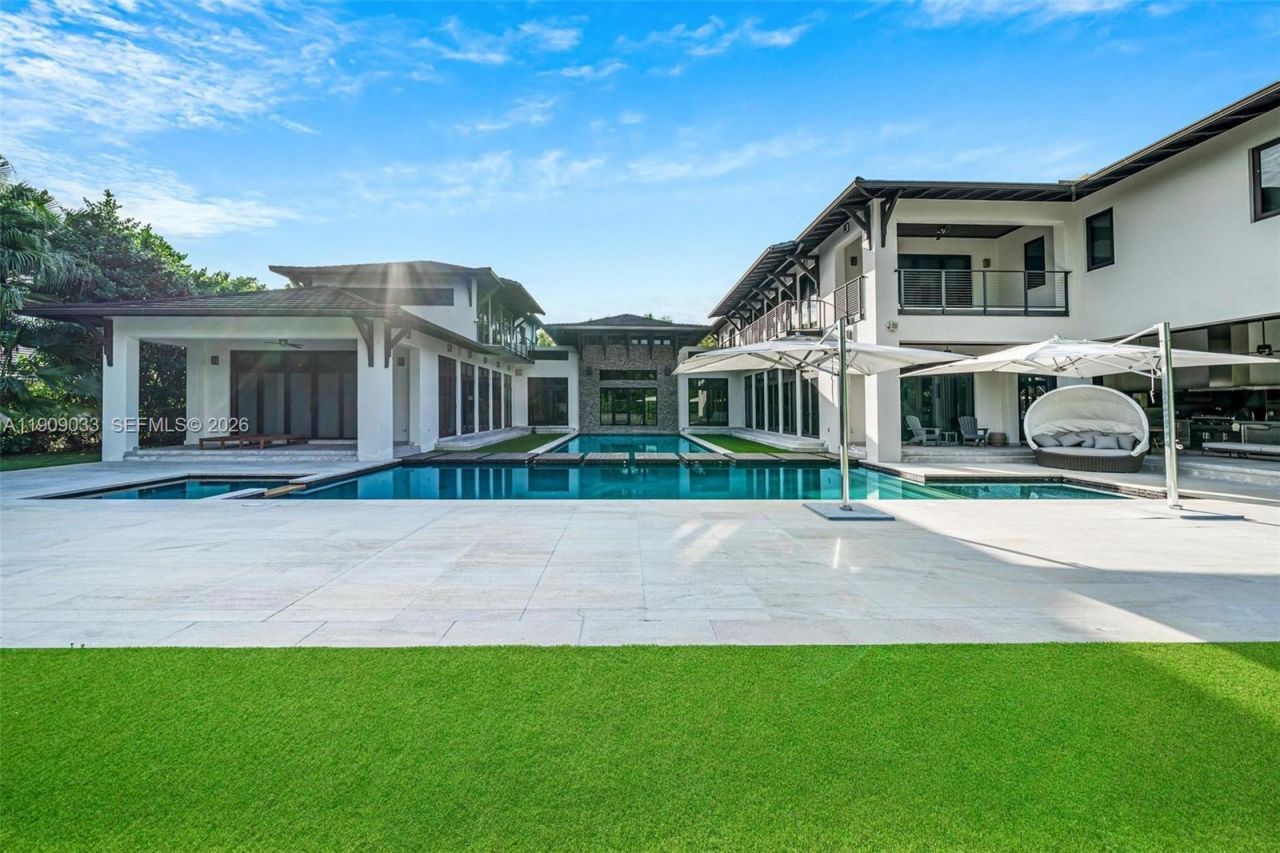 8961 SW 62nd Ct, Pinecrest, FL 33156 Photo