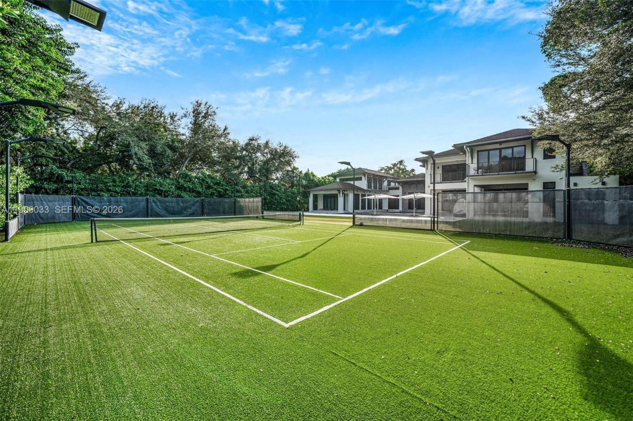 8961 SW 62nd Ct, Pinecrest, FL 33156 Photo