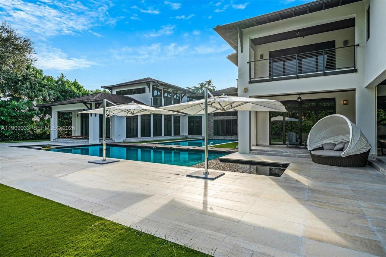 8961 SW 62nd Ct, Pinecrest, FL 33156 Photo