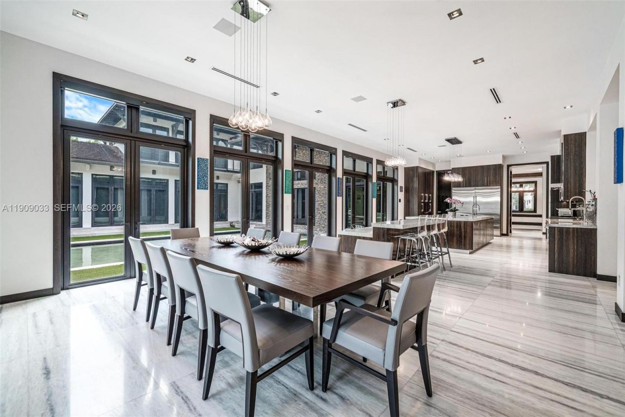 8961 SW 62nd Ct, Pinecrest, FL 33156 Photo