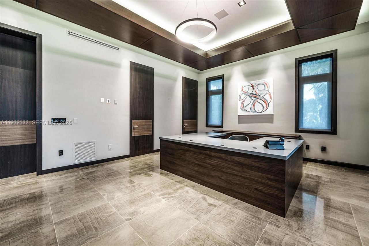 8961 SW 62nd Ct, Pinecrest, FL 33156 Photo