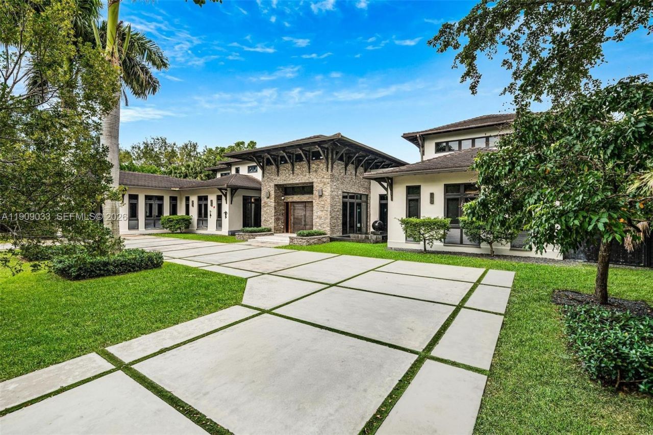 8961 SW 62nd Ct, Pinecrest, FL 33156 Photo