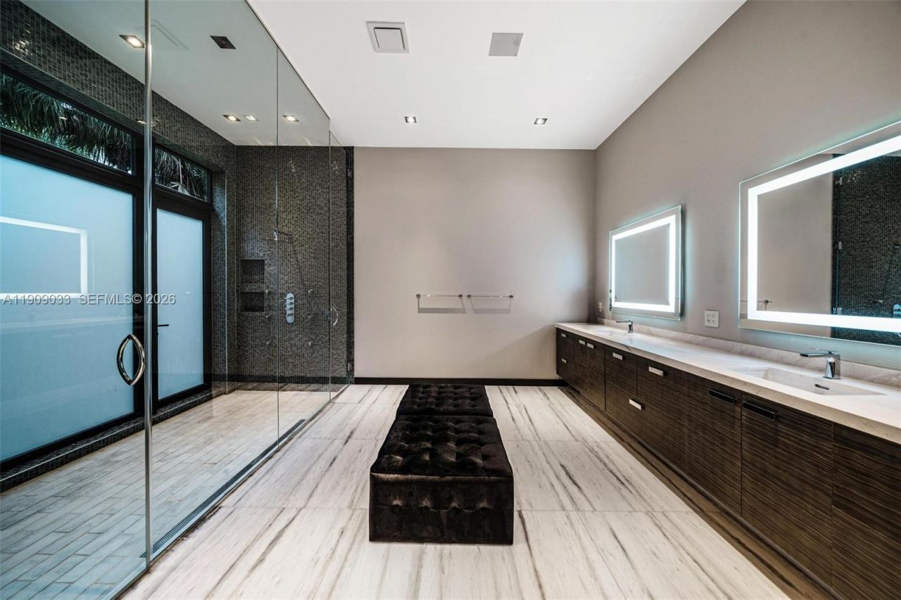 8961 SW 62nd Ct, Pinecrest, FL 33156 Photo