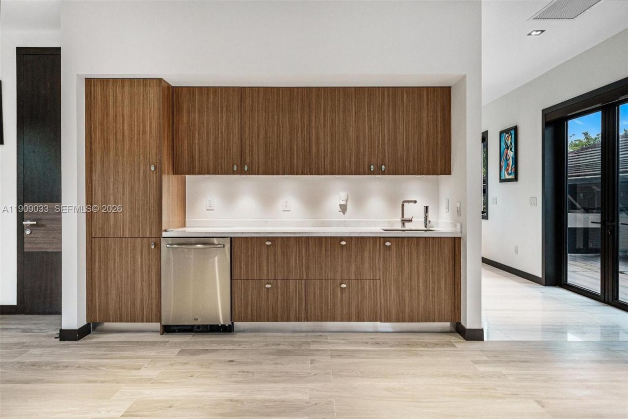 8961 SW 62nd Ct, Pinecrest, FL 33156 Photo