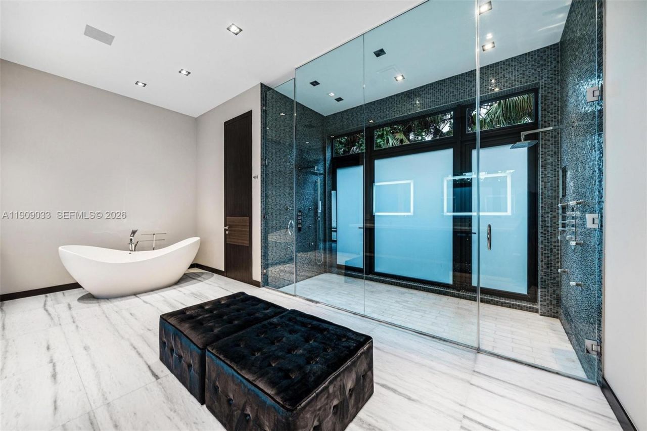 8961 SW 62nd Ct, Pinecrest, FL 33156 Photo