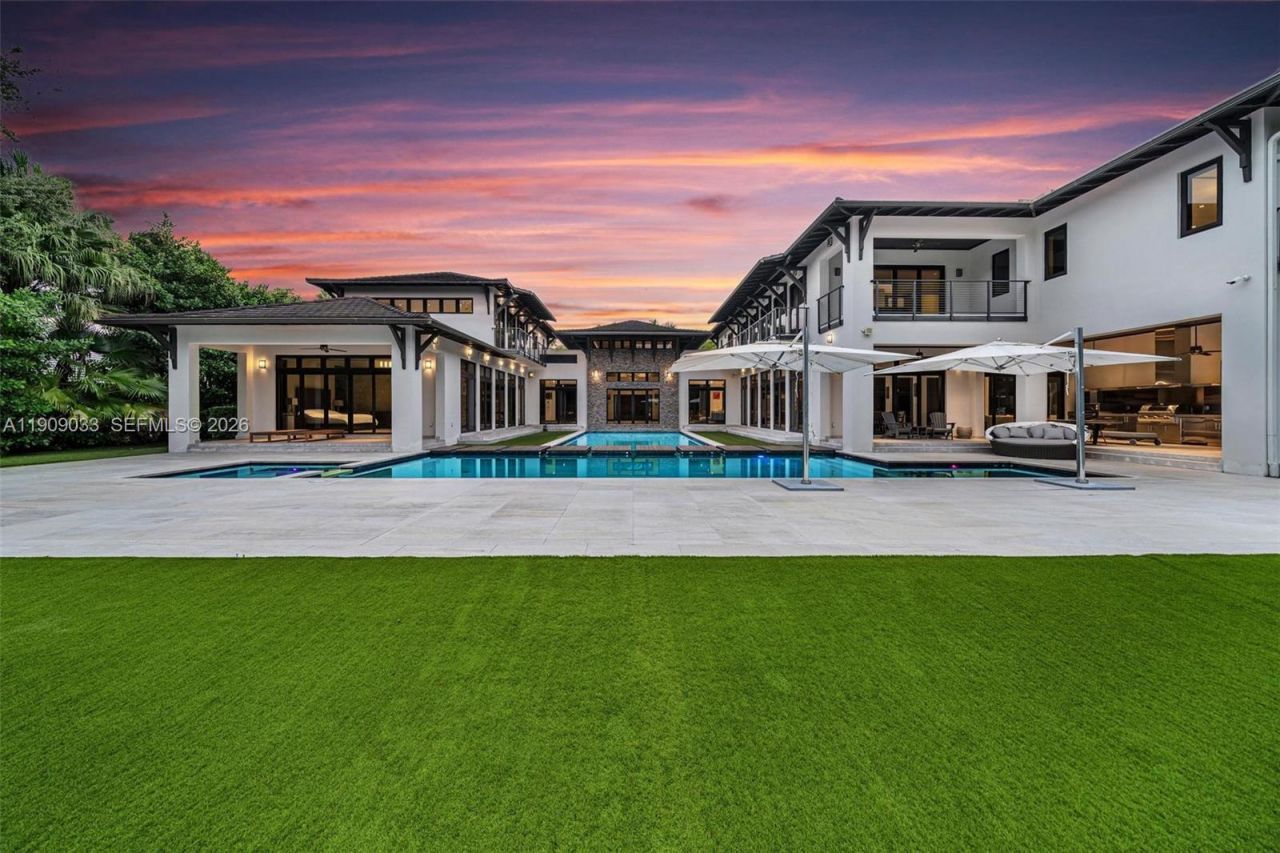 8961 SW 62nd Ct, Pinecrest, FL 33156 Photo