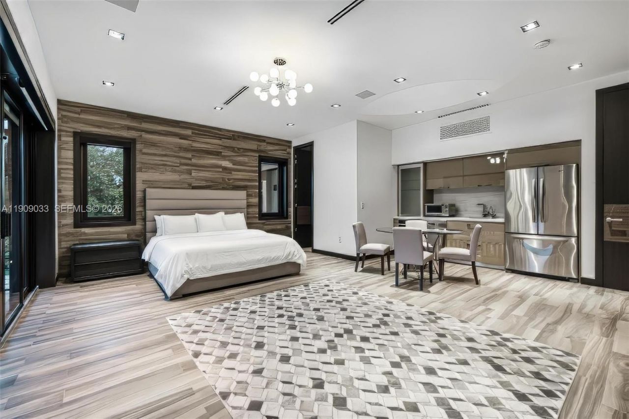 8961 SW 62nd Ct, Pinecrest, FL 33156 Photo