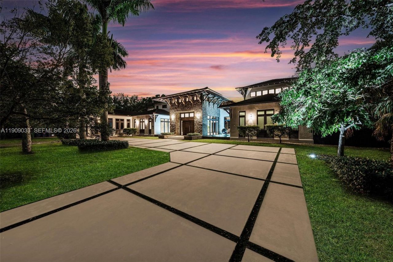 8961 SW 62nd Ct, Pinecrest, FL 33156 Photo