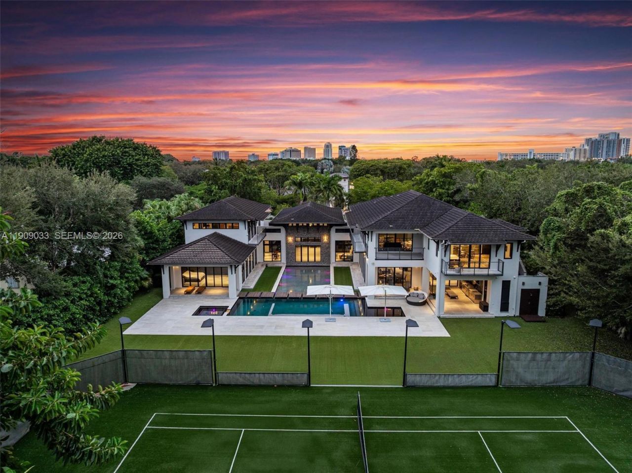 8961 SW 62nd Ct, Pinecrest, FL 33156 Photo