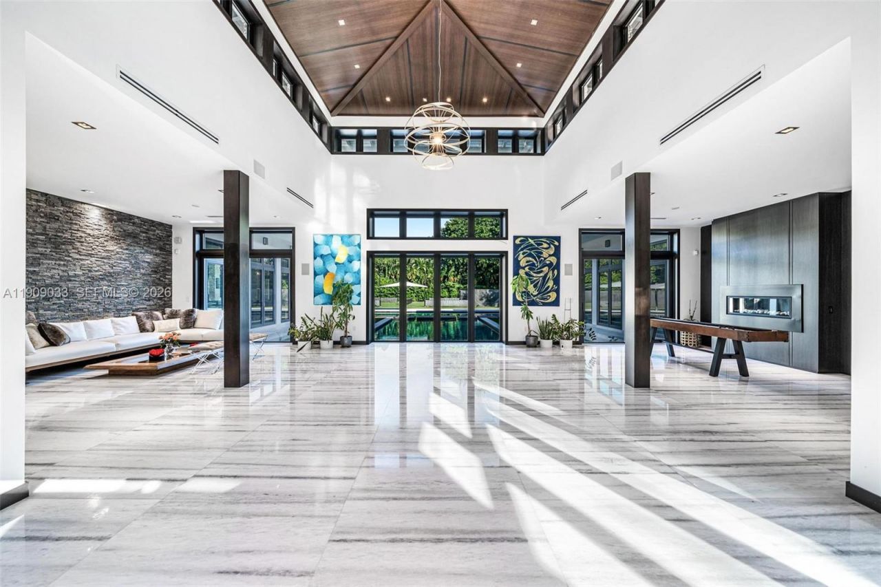 8961 SW 62nd Ct, Pinecrest, FL 33156 Photo