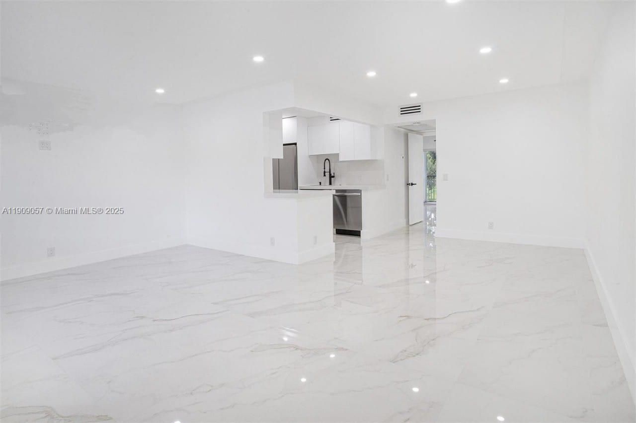 13250 SW 7th Ct, Unit 204L, Pembroke Pines, FL 33027 Photo