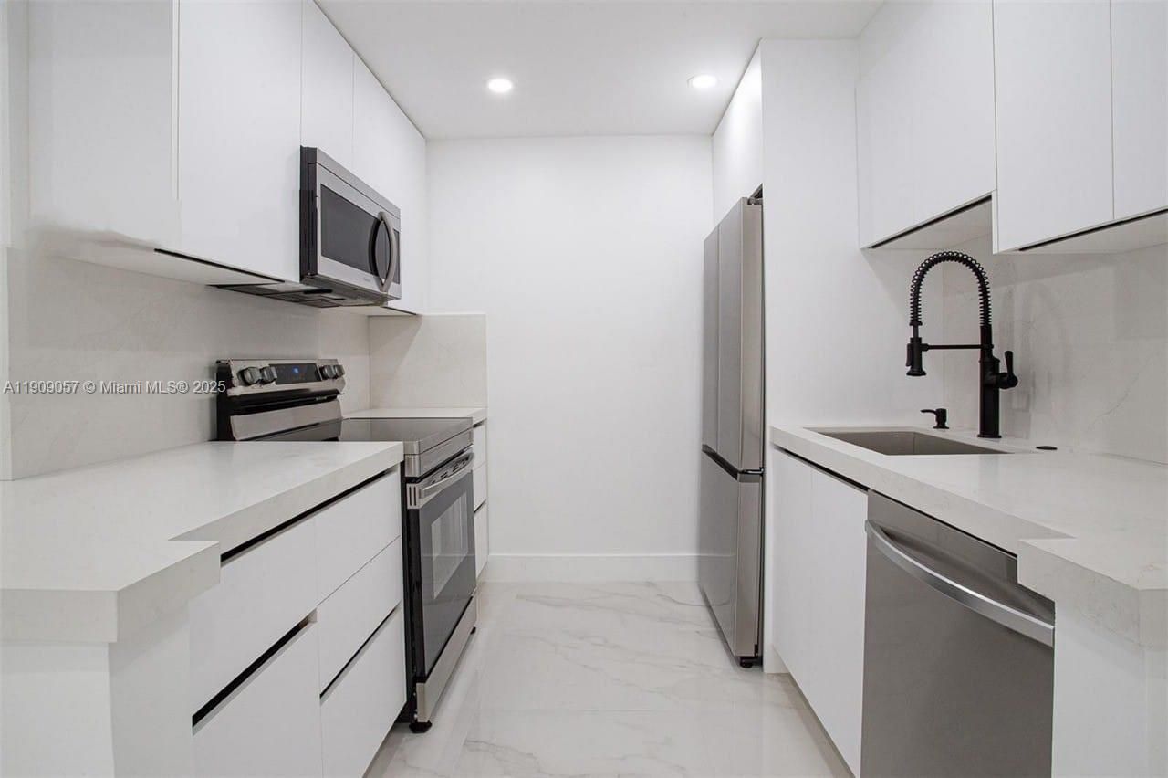 13250 SW 7th Ct, Unit 204L, Pembroke Pines, FL 33027 Photo