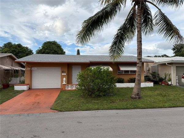4635 NW 44th St, Tamarac, FL 33319