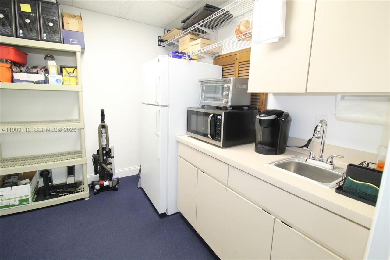 10011 Pines Blvd, Unit 102, Pembroke Pines, FL 33024 Photo