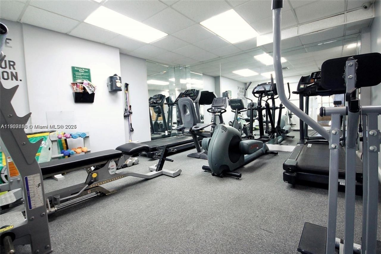 1455 N Treasure Dr, Unit 3R, North Bay Village, FL 33141 Photo