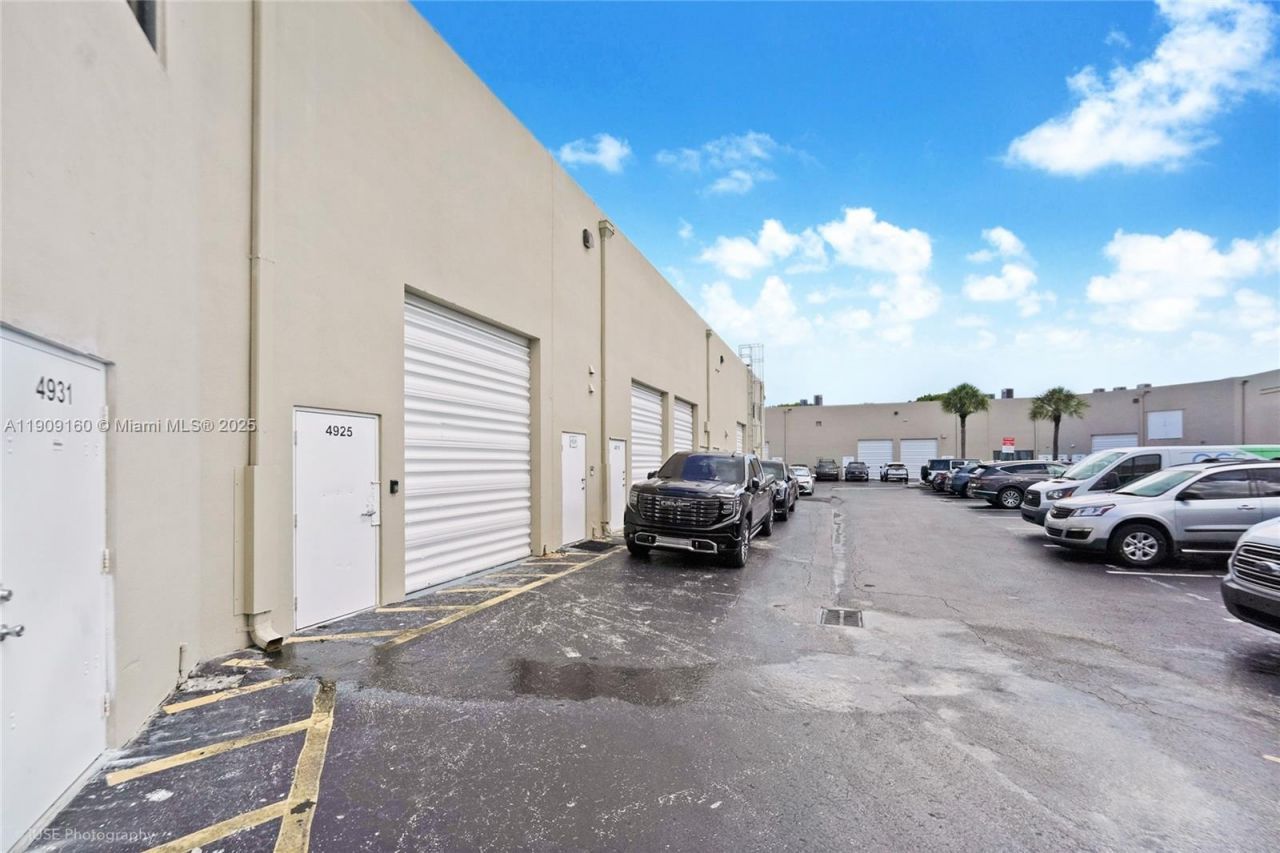 4931 SW 75th Ave, Unit 22, Miami, FL 33155 Photo