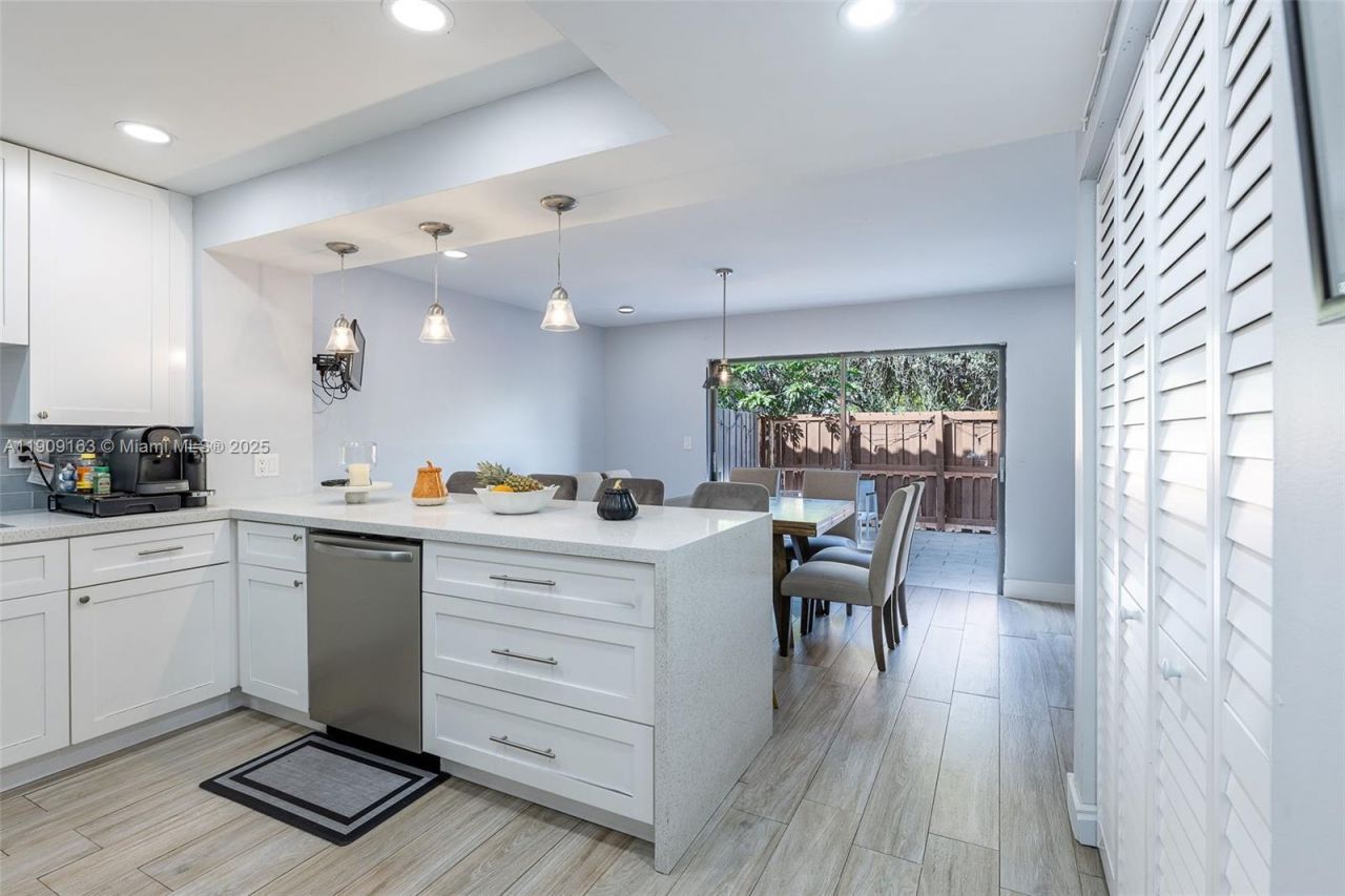 10037 SW 77th Ct, Miami, FL 33156 Photo