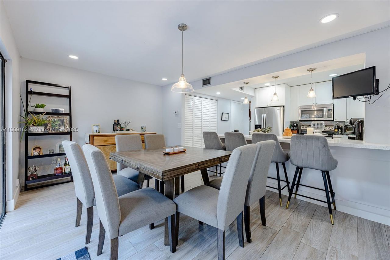 10037 SW 77th Ct, Miami, FL 33156 Photo