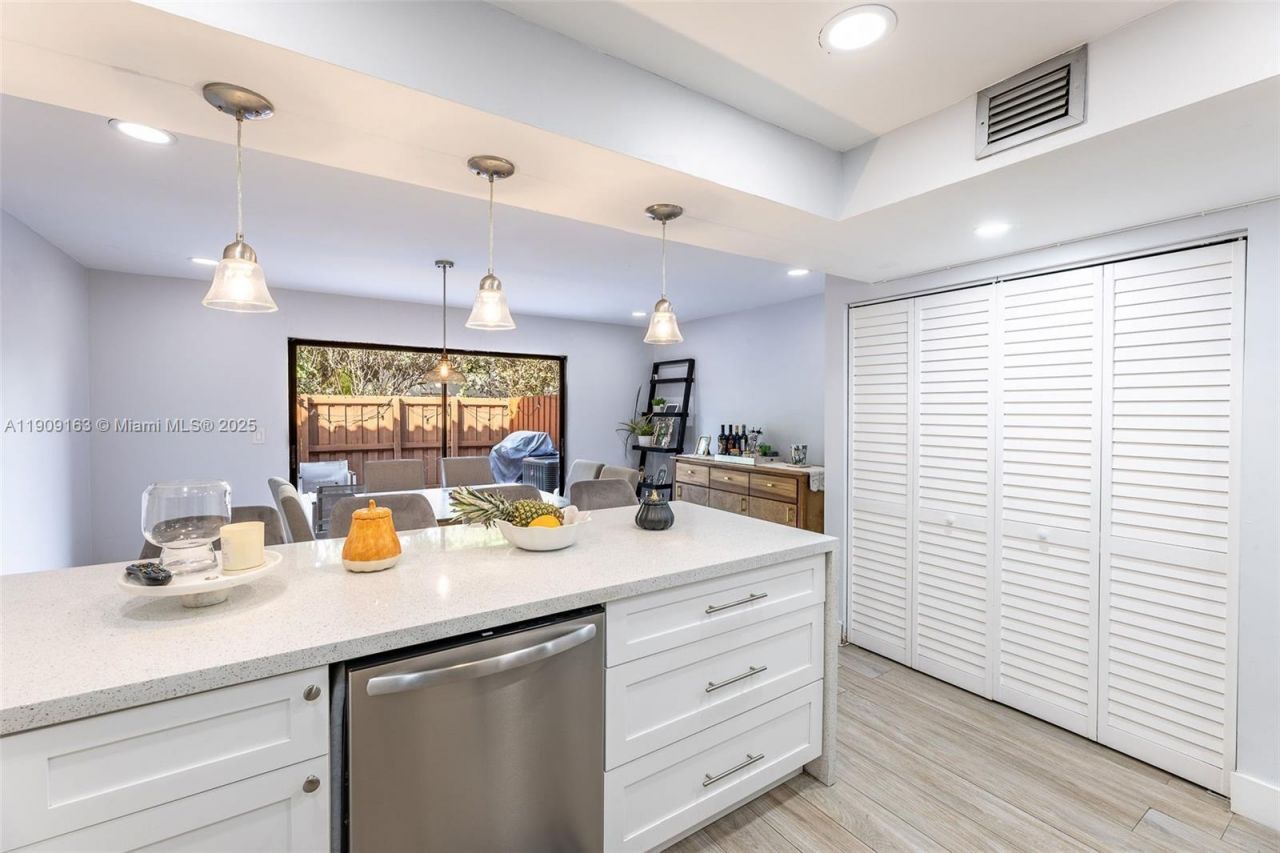 10037 SW 77th Ct, Miami, FL 33156 Photo