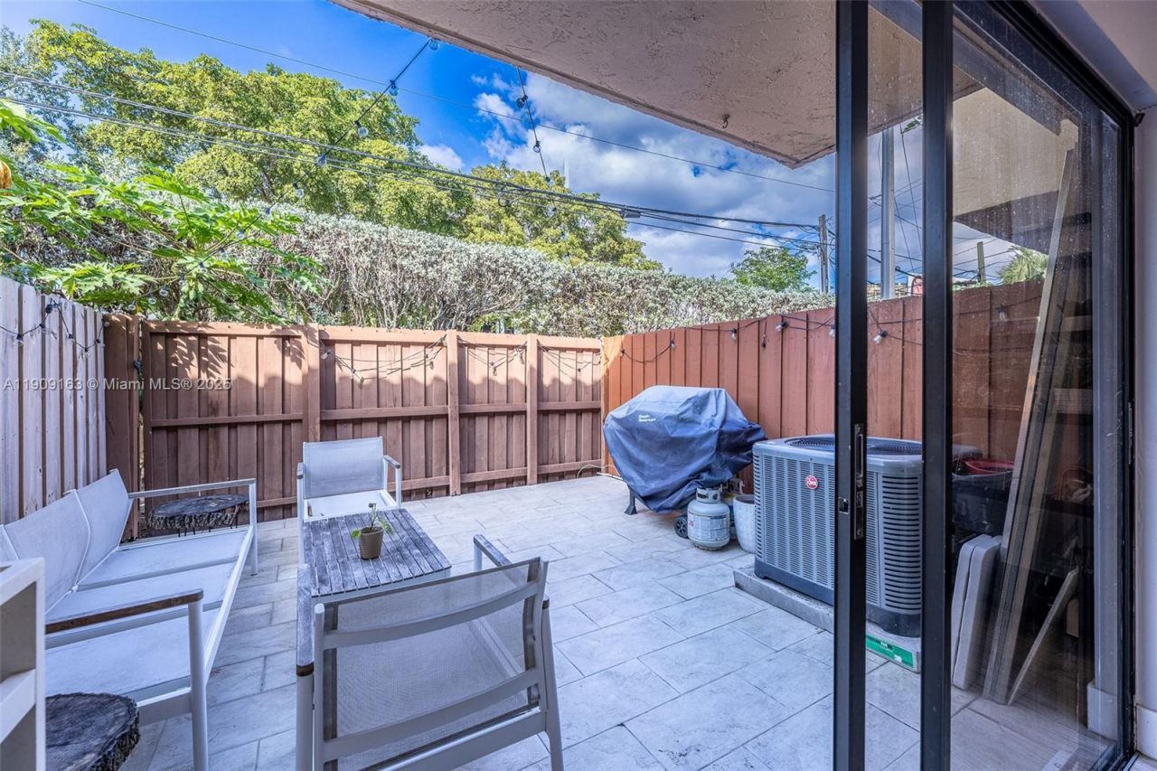 10037 SW 77th Ct, Miami, FL 33156 Photo