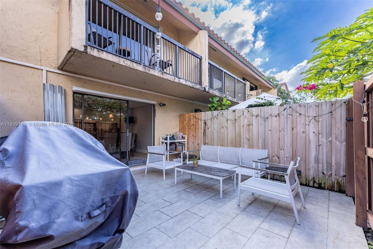 10037 SW 77th Ct, Miami, FL 33156 Photo