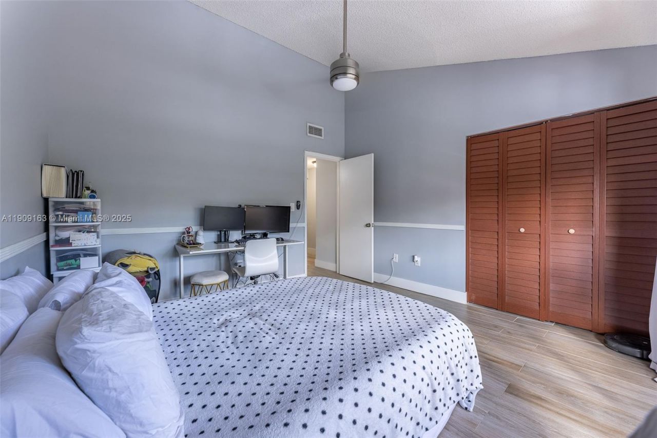 10037 SW 77th Ct, Miami, FL 33156 Photo