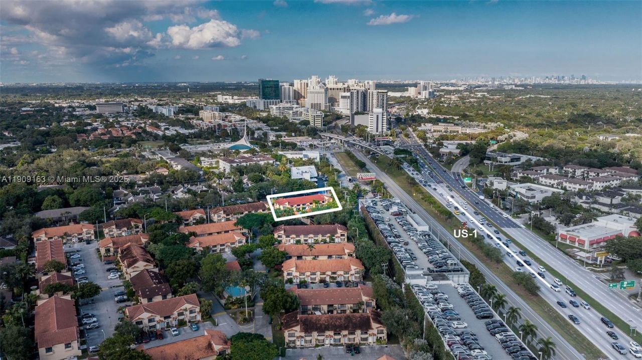 10037 SW 77th Ct, Miami, FL 33156 Photo