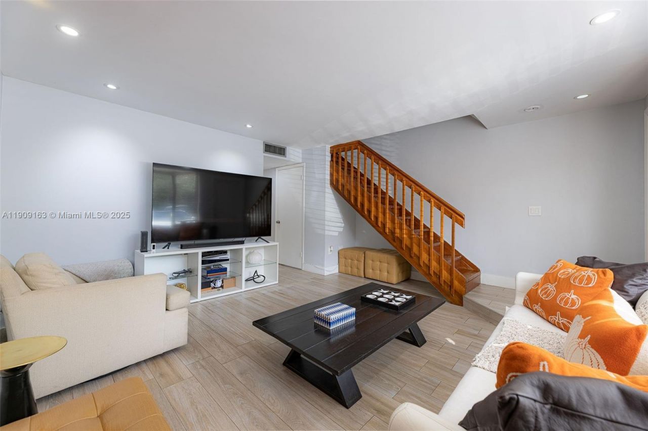 10037 SW 77th Ct, Miami, FL 33156 Photo