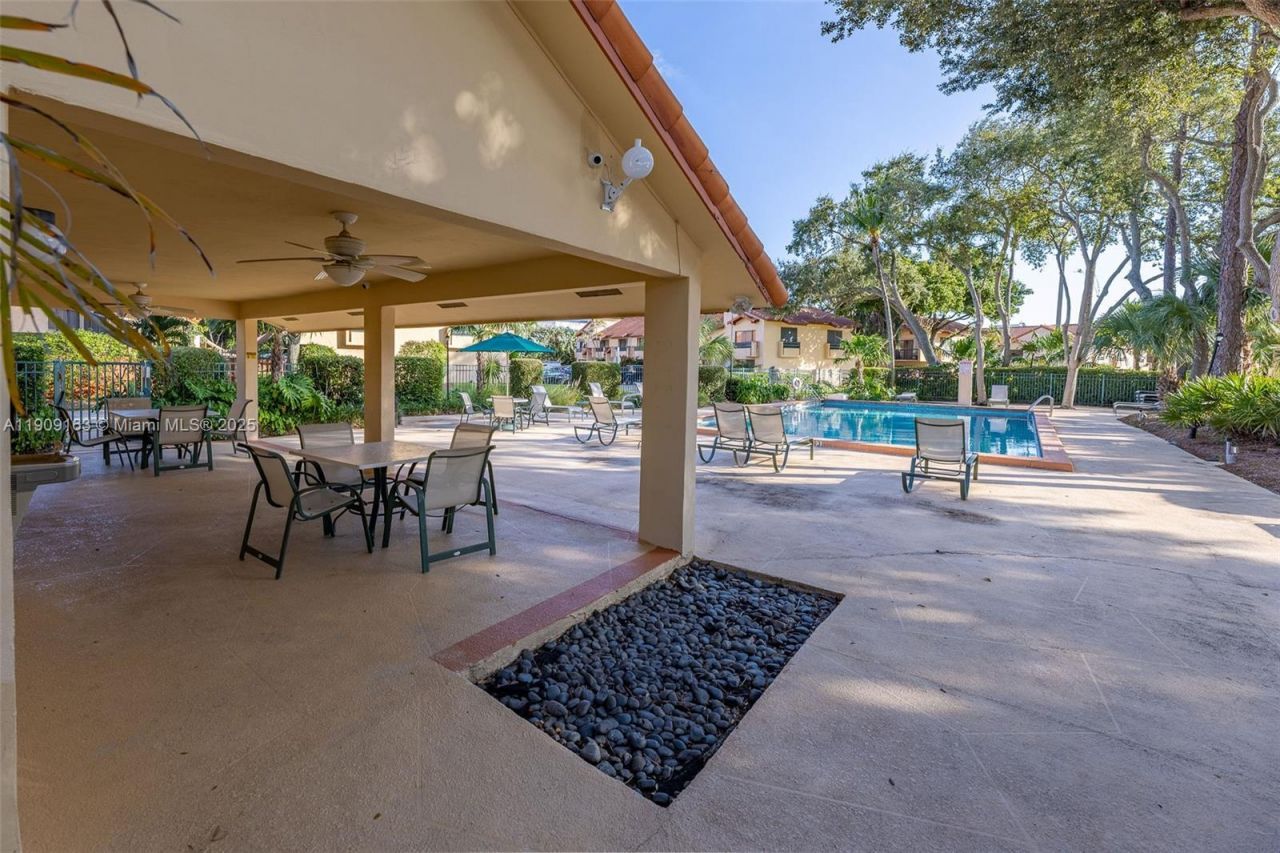 10037 SW 77th Ct, Miami, FL 33156 Photo