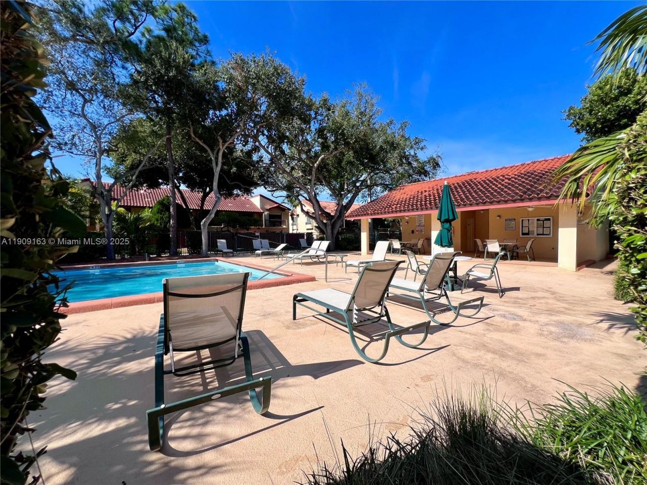 10037 SW 77th Ct, Miami, FL 33156 Photo