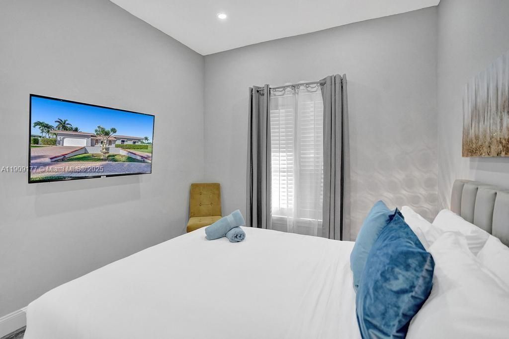 1109 SE 12th St, Deerfield Beach, FL 33441 Photo