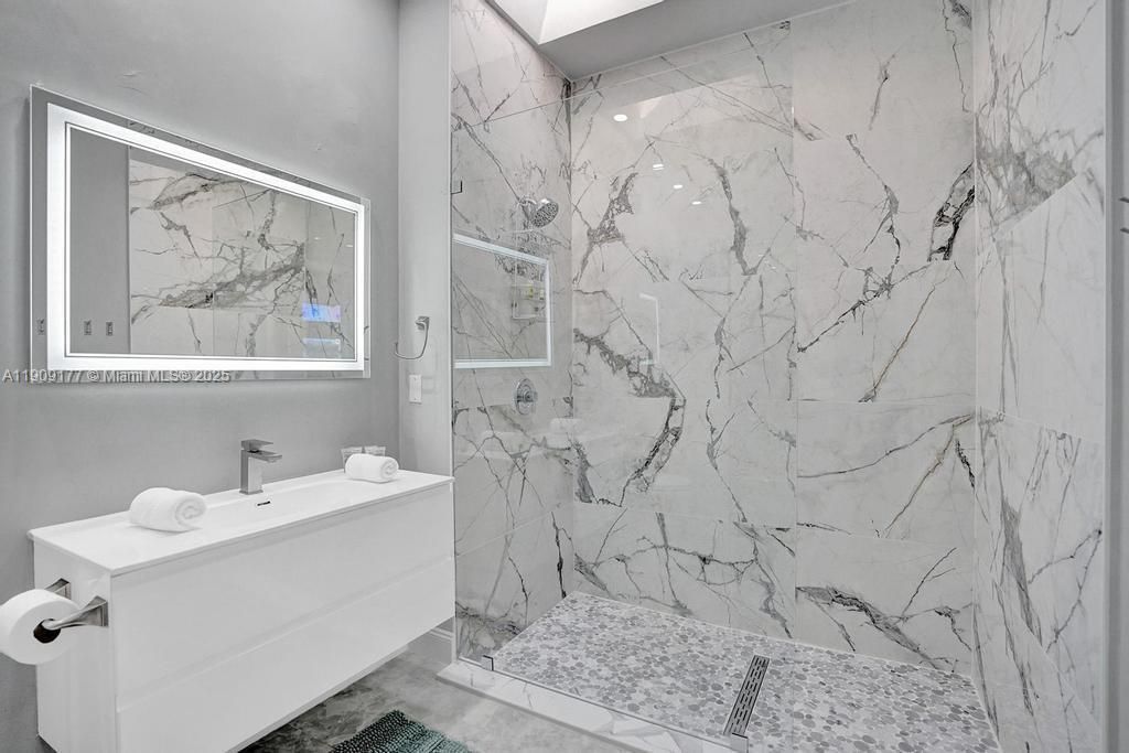 1109 SE 12th St, Deerfield Beach, FL 33441 Photo