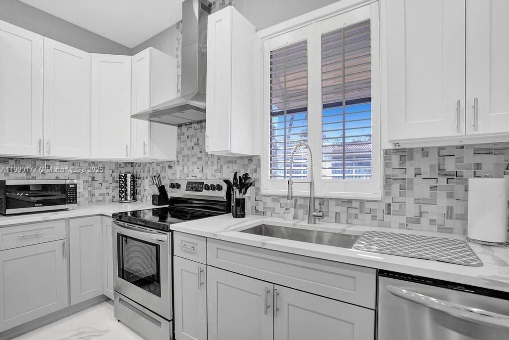 1109 SE 12th St, Deerfield Beach, FL 33441 Photo