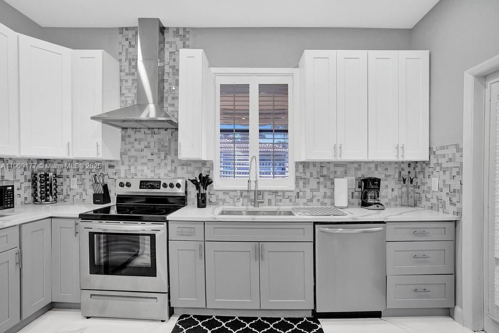 1109 SE 12th St, Deerfield Beach, FL 33441 Photo